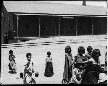 Hualapai children