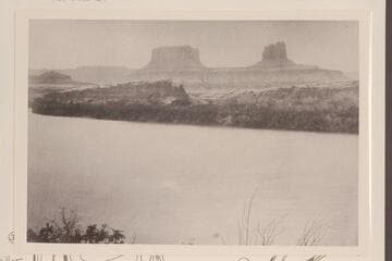Crescent Castle. From Bonita Bend; Mile 29.7. Best Expedition